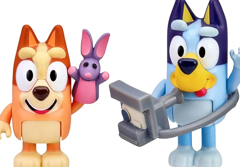 bluey_and_bingo_photograp_0.webp Bluey and Bingo Photographer Figure Pack Outlet